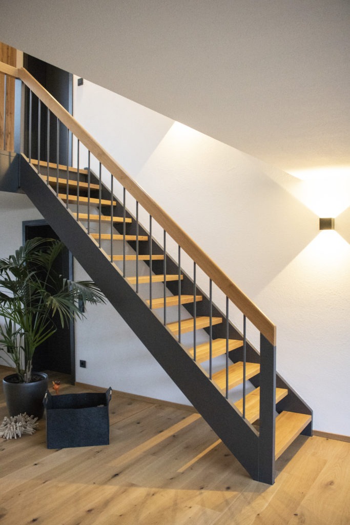 graue Treppe